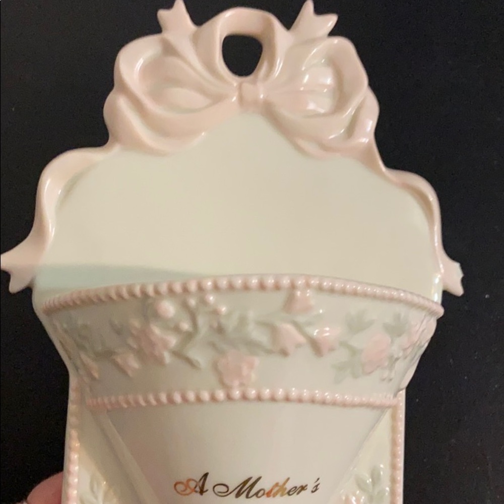 Unique Vase For Mom - Picture 3 of 7